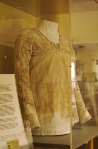 The Tarkhan Dress on view at the Petrie Museum at UCL (photo by Nic McPhee/Flickr)