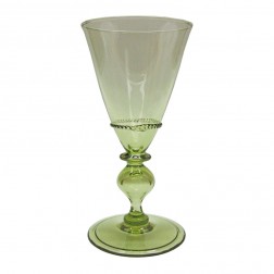 Venetian wine glass with wreath and nodus